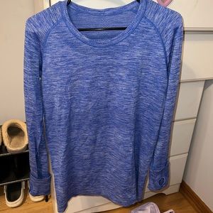Blue Lululemon Swifty tech